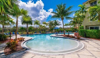 10170 SW 7th St, Unit 20-205 in Pembroke Pines, FL - Building Photo