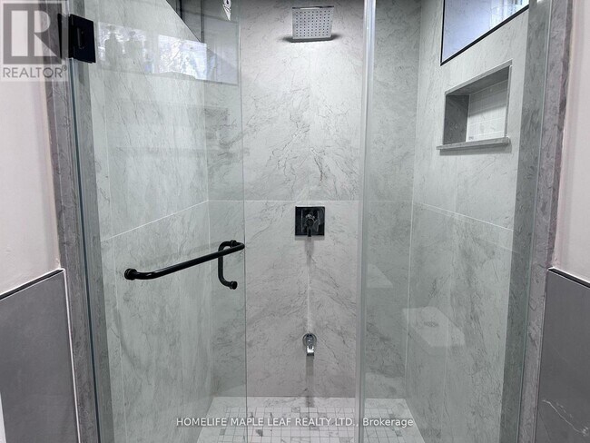 1174 Enchanted Crescent in Pickering, ON - Building Photo - Building Photo