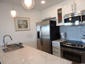 274 Dune Rd in Westhampton Beach, NY - Building Photo - Building Photo