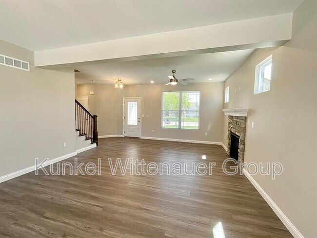 824 Bassett St in O'Fallon, IL - Building Photo - Building Photo