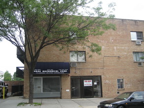 211-63 46th Ave in Flushing, NY - Building Photo - Building Photo