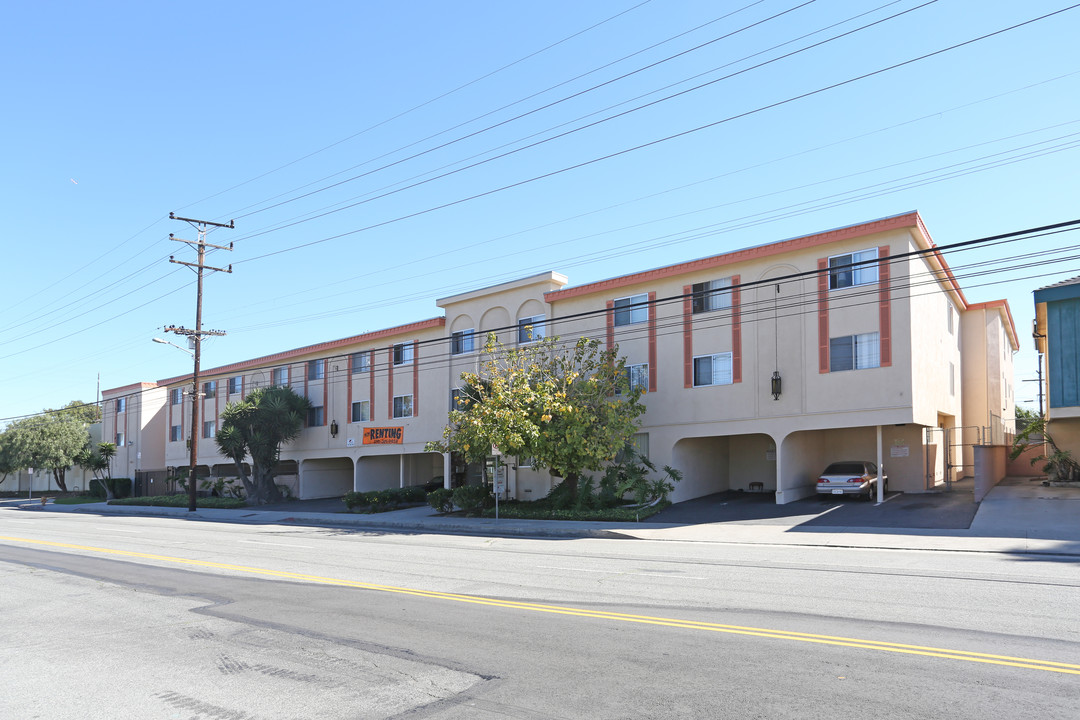 12450 Culver Blvd in Los Angeles, CA - Building Photo