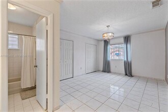 10101 W Okeechobee Rd, Unit 13202 in Hialeah Gardens, FL - Building Photo - Building Photo