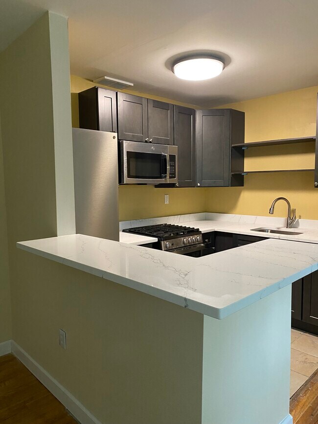 4415 Falls Bridge Dr photo'