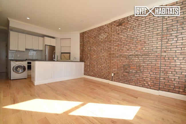 266 Elizabeth St-Unit -1 in New York, NY - Building Photo - Building Photo