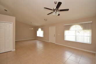 5 Robin Hood Ln in Palm Coast, FL - Building Photo - Building Photo
