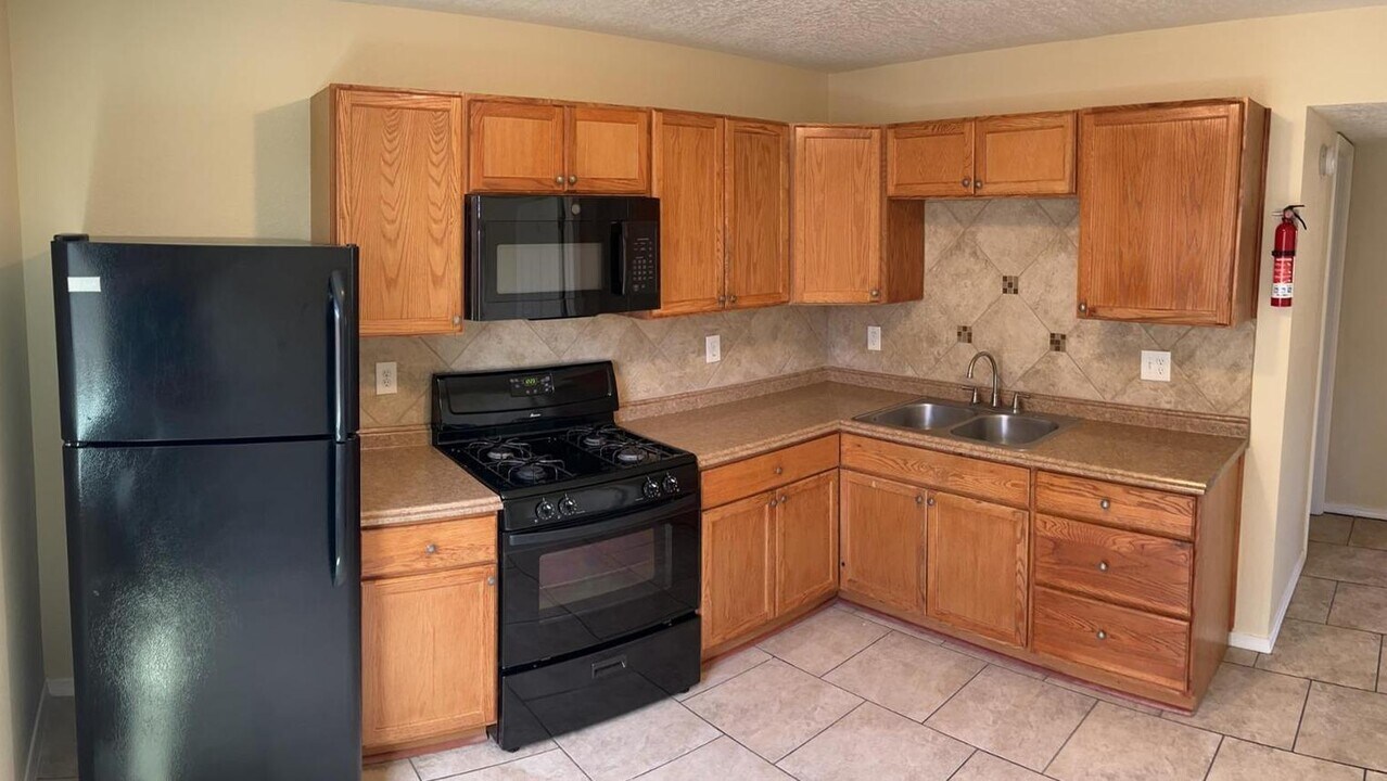 1816 Buena Vista Dr SE in Albuquerque, NM - Foto de edificio