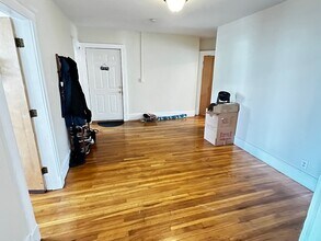 1694 Commonwealth Ave, Unit 2 in Boston, MA - Building Photo - Building Photo