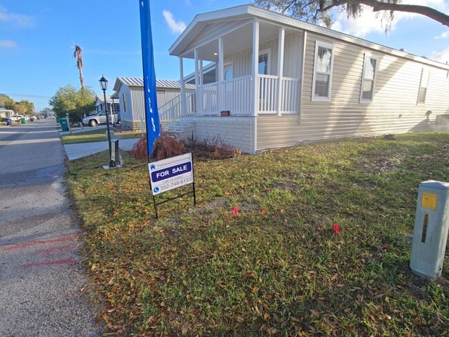 1016 Century Dr in Wildwood, FL - Building Photo - Building Photo
