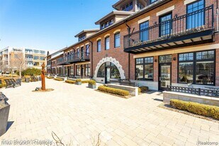 431 S Eton St in Birmingham, MI - Building Photo