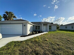 2811 Karen Ave N in Lehigh Acres, FL - Building Photo - Building Photo