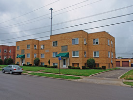 White Oak Plaza Apartments