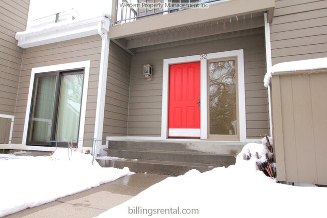 property at 32 Shadow Pl