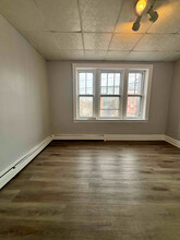 159 Hutton St in Jersey City, NJ - Building Photo - Building Photo