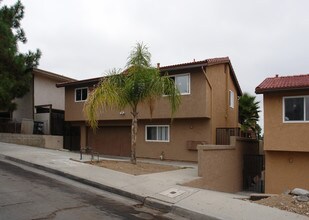 5350-5358 Rex Ave in San Diego, CA - Foto de edificio - Building Photo