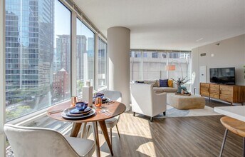 355 E Grand Ave, Unit 3805 in Chicago, IL - Building Photo - Building Photo