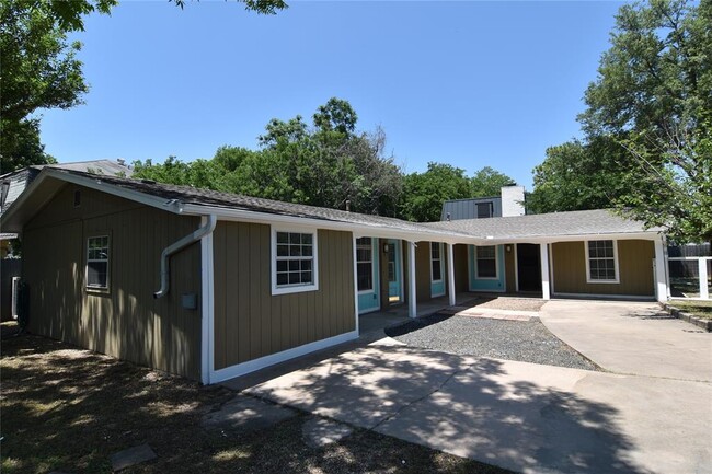 property at 2913 E 51st St