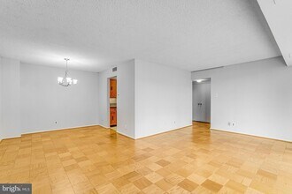 3800 Fairfax Dr, Unit 107 in Arlington, VA - Building Photo - Building Photo