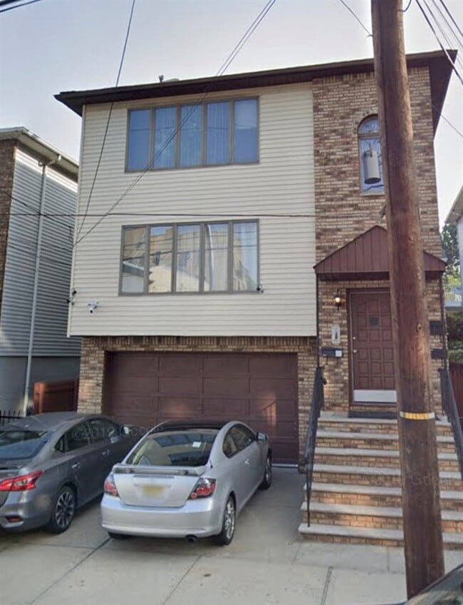 property at 68 Stuyvesant Ave