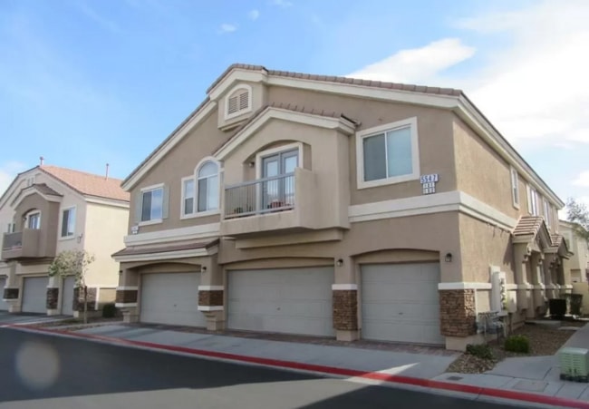 5547 High Wager Way in Las Vegas, NV - Building Photo - Building Photo