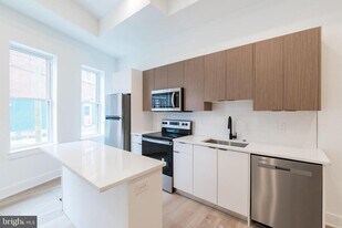 5900 Germantown Ave in Philadelphia, PA - Building Photo