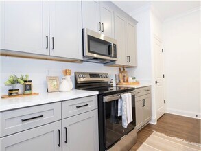 703 Southview Dr, Unit 927 in Oxford, MS - Foto de edificio - Building Photo