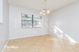 1623 Dogwood Ln in Brandon, FL - Foto de edificio - Building Photo