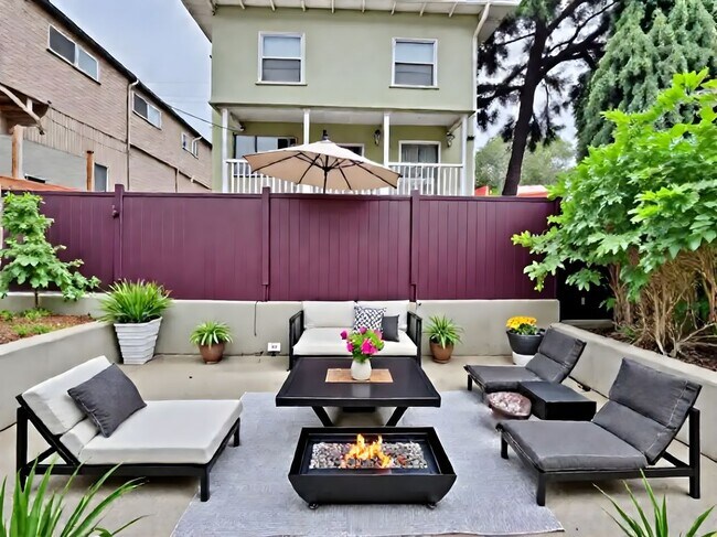 1110 Echo Park Ave in Los Angeles, CA - Building Photo - Building Photo