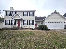 5527 Rising Ridge Dr in Hope Mills, NC - Building Photo