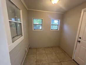 4912 Rogers St in North Little Rock, AR - Building Photo - Building Photo