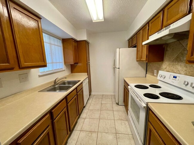 7313 Gulf Fwy in Houston, TX - Building Photo - Building Photo