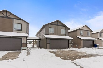 Winona Road 4-bedroom Homes in Cheney, WA - Building Photo - Building Photo