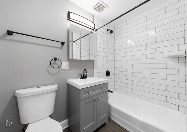 5 N Dryden Pl in Arlington Heights, IL - Building Photo - Building Photo