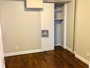 East 50th Street, Unit 2B in New York, NY - Foto de edificio - Building Photo