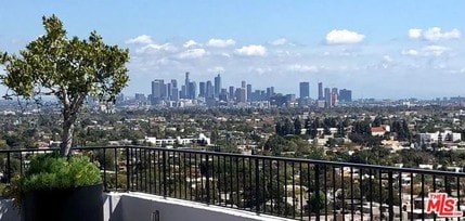 1100 Alta Loma Rd-Unit -1002 in West Hollywood, CA - Building Photo - Building Photo
