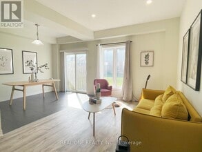7 Sharp Dr. in Hamilton, ON - Building Photo - Building Photo