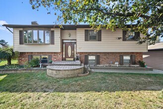 8 Badami Dr in Middletown, NY - Building Photo - Building Photo