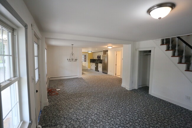 51 Canal St in Weatogue, CT - Building Photo - Building Photo