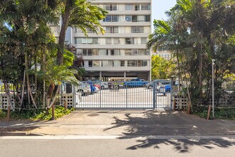 Seaside Tower in Honolulu, HI - Building Photo - Building Photo