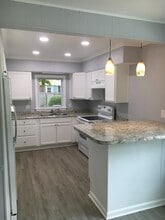 1936 Tudor St in Cuyahoga Falls, OH - Building Photo - Building Photo