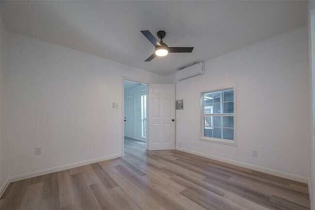 3320 Hays St in Pasadena, TX - Building Photo - Building Photo