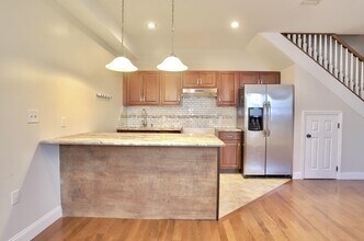 741 9th St, Unit B in Secaucus, NJ - Building Photo - Building Photo