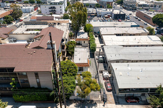 11408 Ohio Ave in Los Angeles, CA - Building Photo - Building Photo