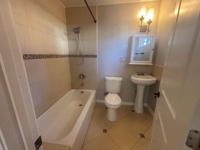 552 Summit Dr in Emerald Hills, CA - Building Photo - Building Photo