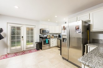 Montecito Apartments in Phoenix, AZ - Building Photo - Interior Photo