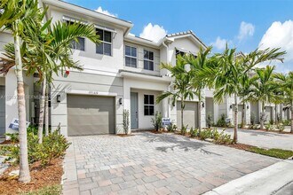 17149 SW 1st St in Pembroke Pines, FL - Building Photo - Building Photo