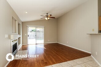 7351 W Eugie Ave in Peoria, AZ - Foto de edificio - Building Photo