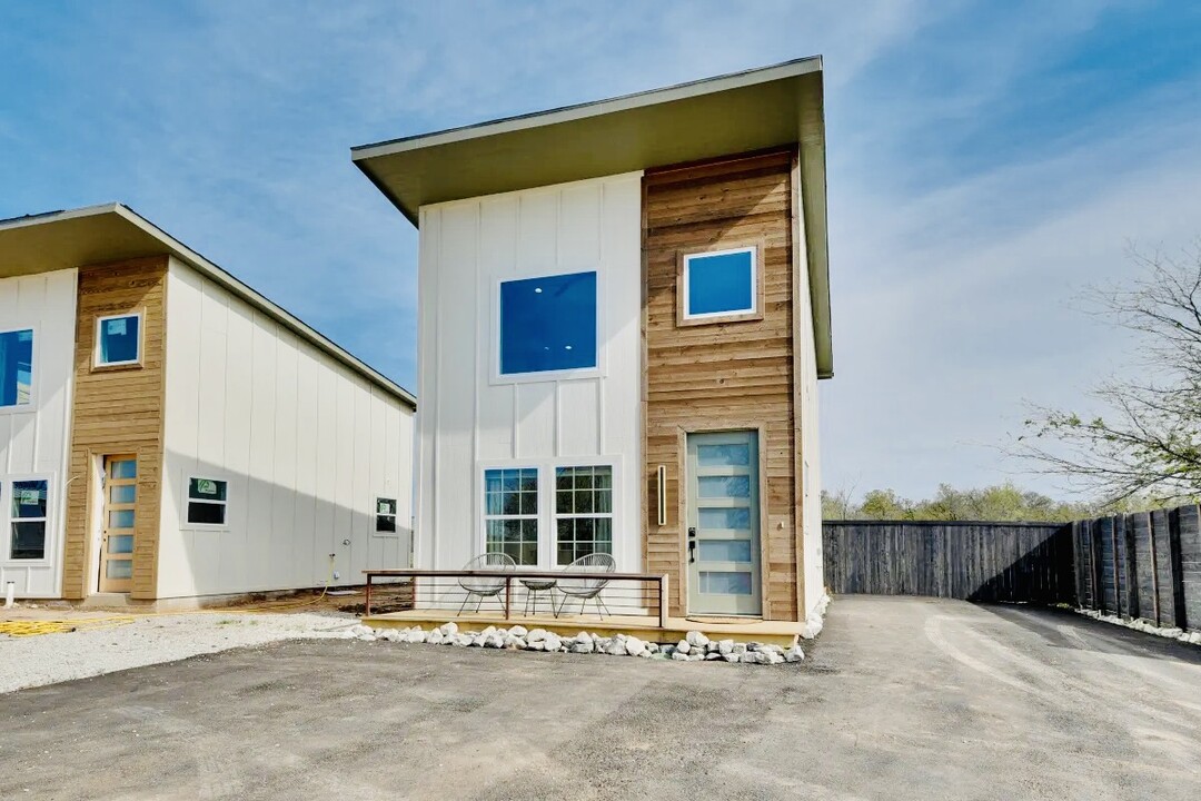 The Cassel Lofts in Bowie, TX - Building Photo