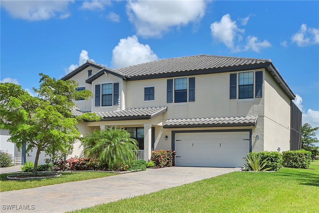 11884 Boxelder Way in Ft. Myers, FL - Building Photo