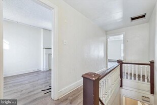 326 E Airy St in Norristown, PA - Building Photo